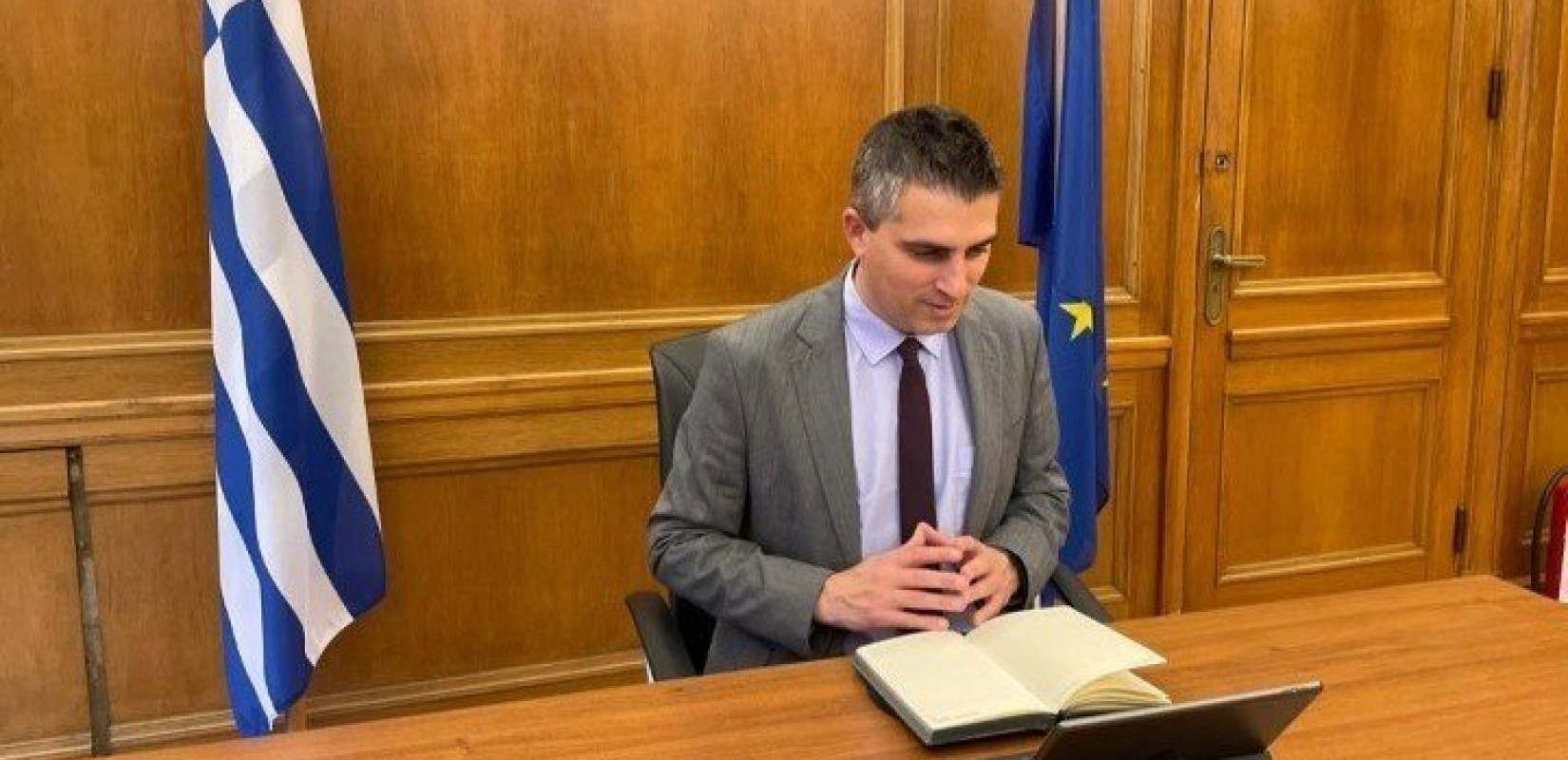 Την έκθεση Connected στο ΝΟΗΣΙΣ εγκαινίασε ο Χρ. Δήμας