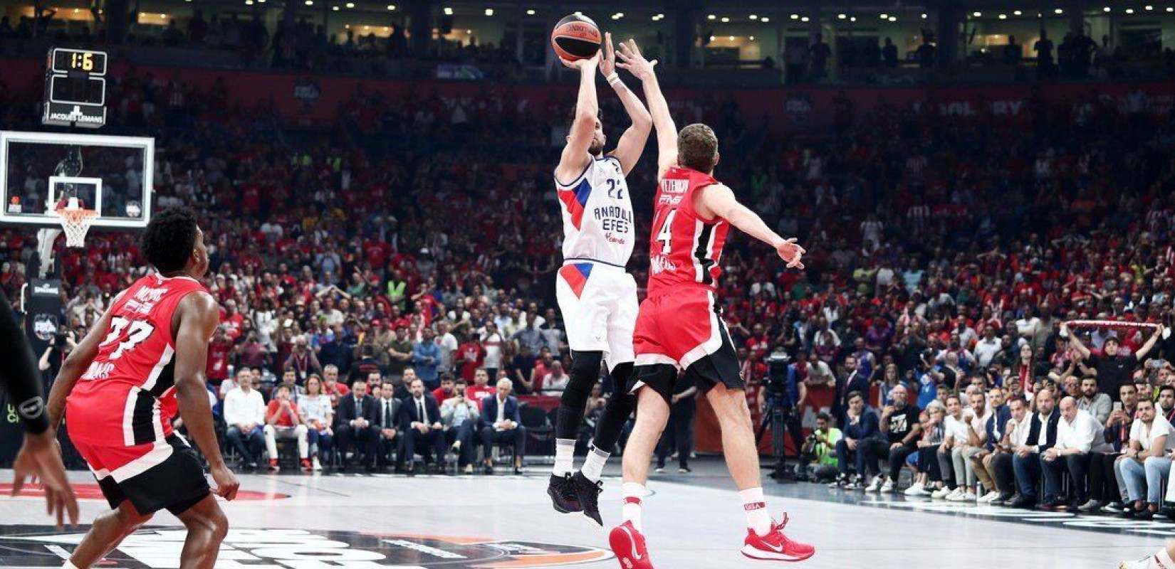 Euroleague: Ο Μίτσιτς εκτέλεσε τον Ολυμπιακό στην εκπνοή και έστειλε την Εφές στον τελικό (βίντεο)