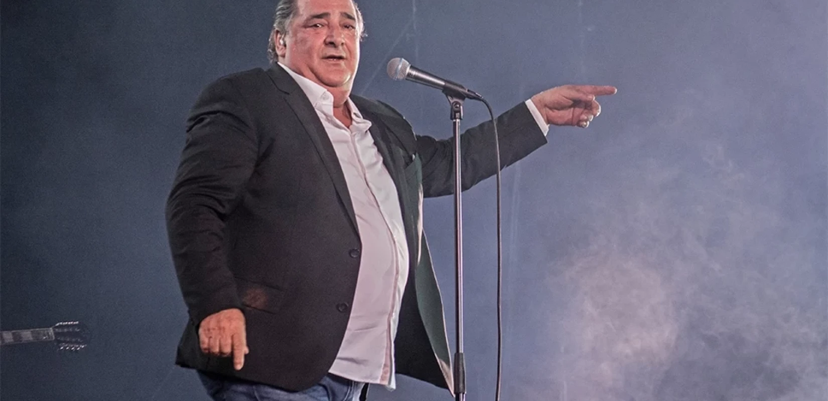 «Είμαι εδώ»: Κυκλοφόρησε το νέο άλμπουμ του Βασίλη Καρρά (βίντεο)