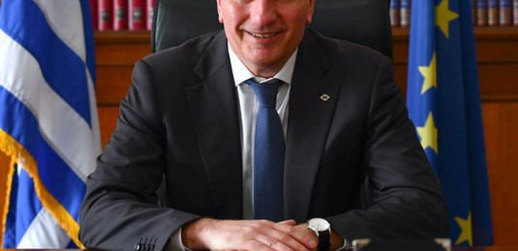 Καλαφάτης: «Σύμβολο Ενότητας, Δημοκρατίας και Ελευθερίας το Πολυτεχνείο»