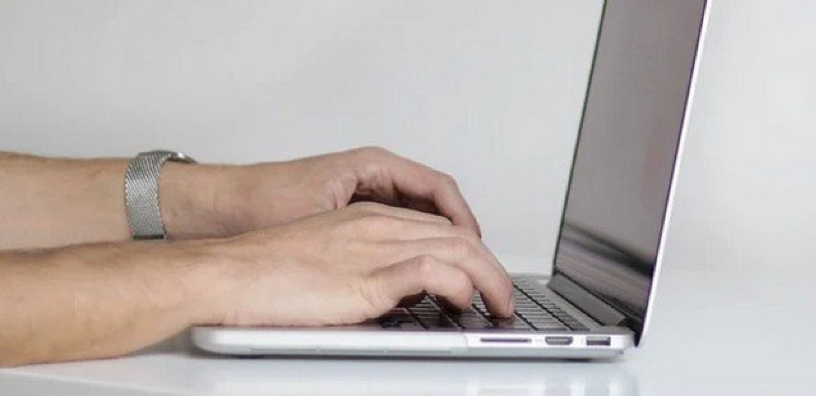 «Ψηφιακός Βοηθός»: Ψάχνουν «κοπέλα» και «καλό σουβλάκι» μέσω τεχνητής νοημοσύνης