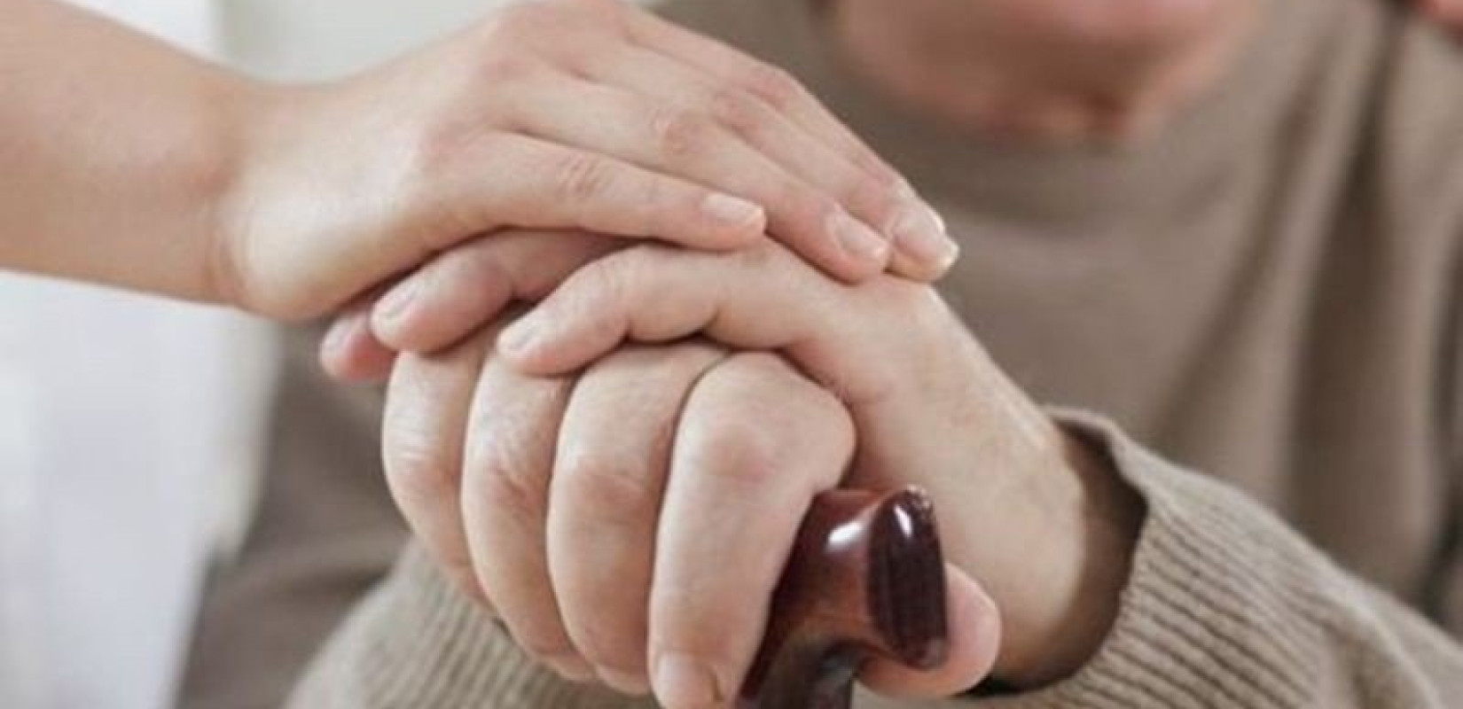 Βόλος: Τοξικομανής ξυλοκοπά και κλέβει τους ηλικιωμένους γονείς της 