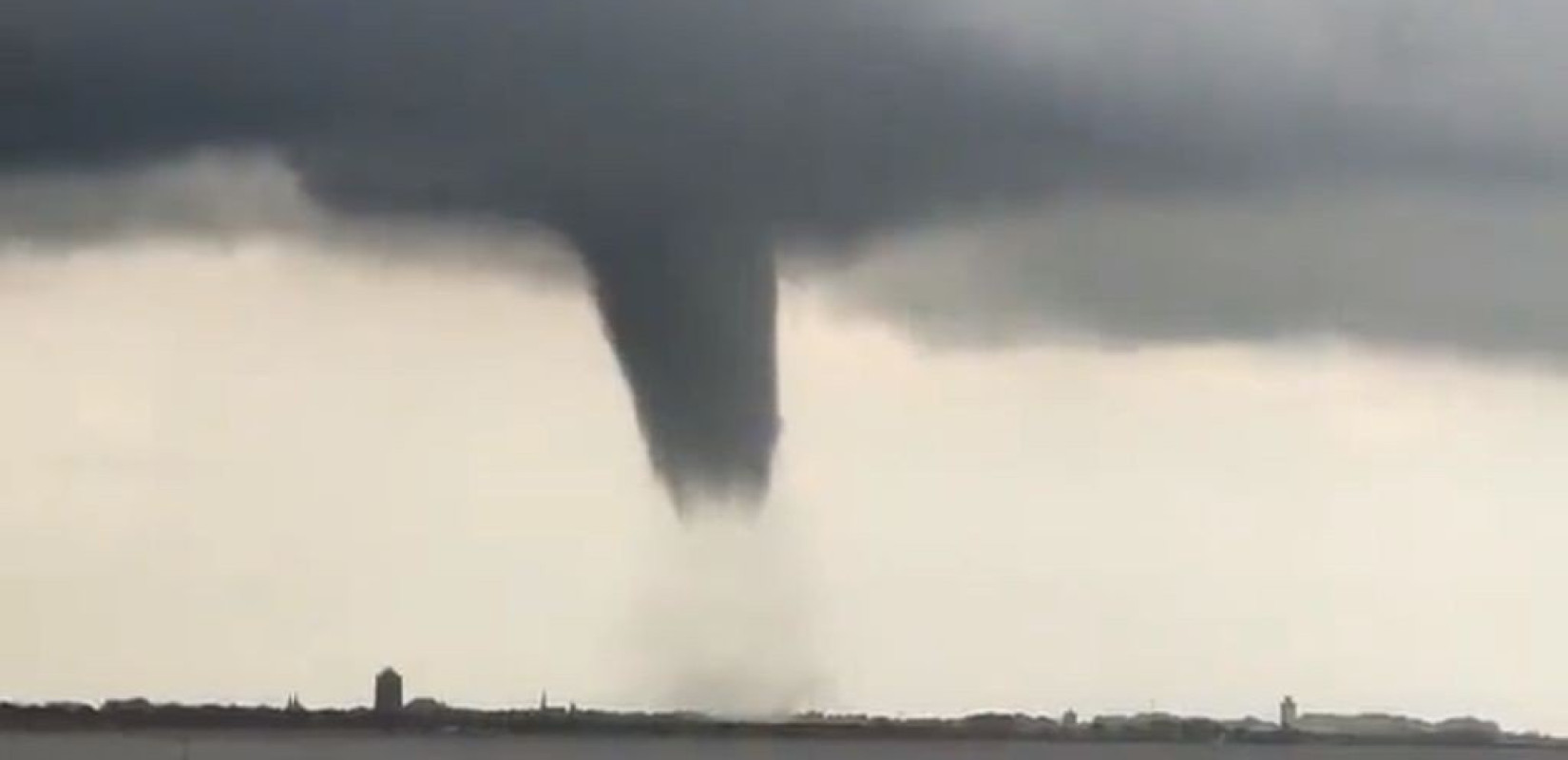 ΗΠΑ: Ανεβαίνει ο αριθμός των θυμάτων από το πέρασμα του φονικού ανεμοστρόβιλου στο Άρκανσο