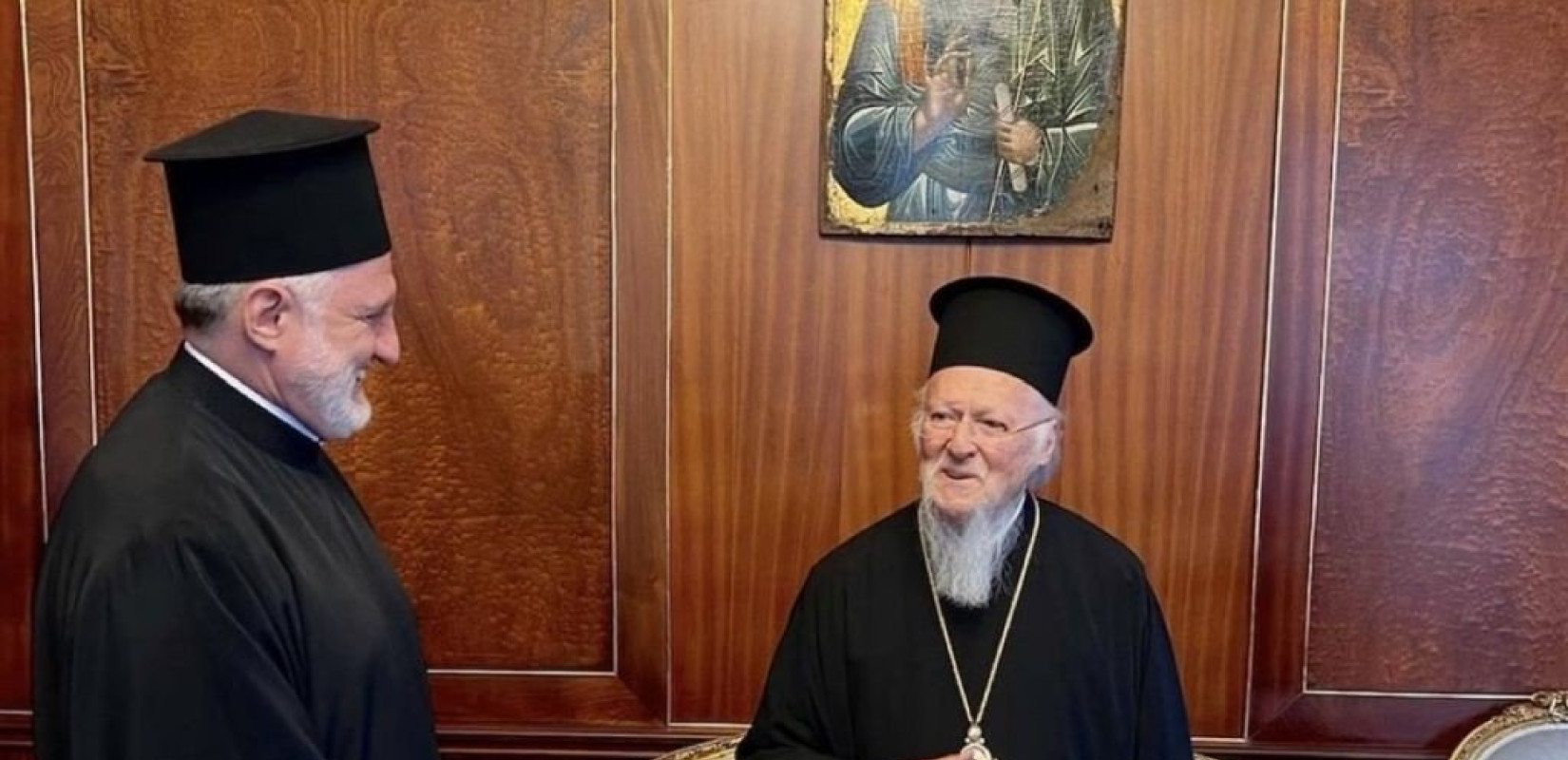 Ο Ελπιδοφόρος ανακοίνωσε μια πρώτη ενίσχυση 350.000 δολαρίων για το νοσοκομείο Βαλουκλή