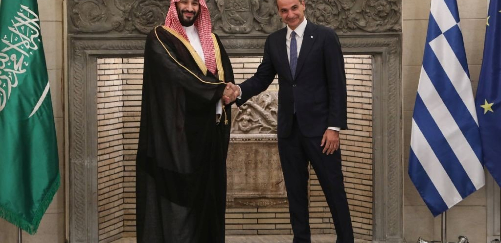 «Βόμβα» από το Politico: Η Σαουδική Αραβία εξαγοράζει τη συνυποψηφιότητα Ελλάδας και Αιγύπτου για το Μουντιάλ 2030