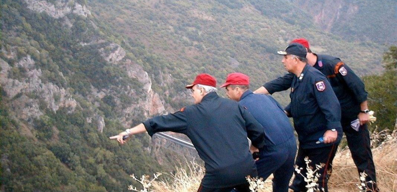 Έπεσε αυτοκίνητο σε χαντάκι στην Κρήτη - Απεγκλωβίστηκε ο οδηγός