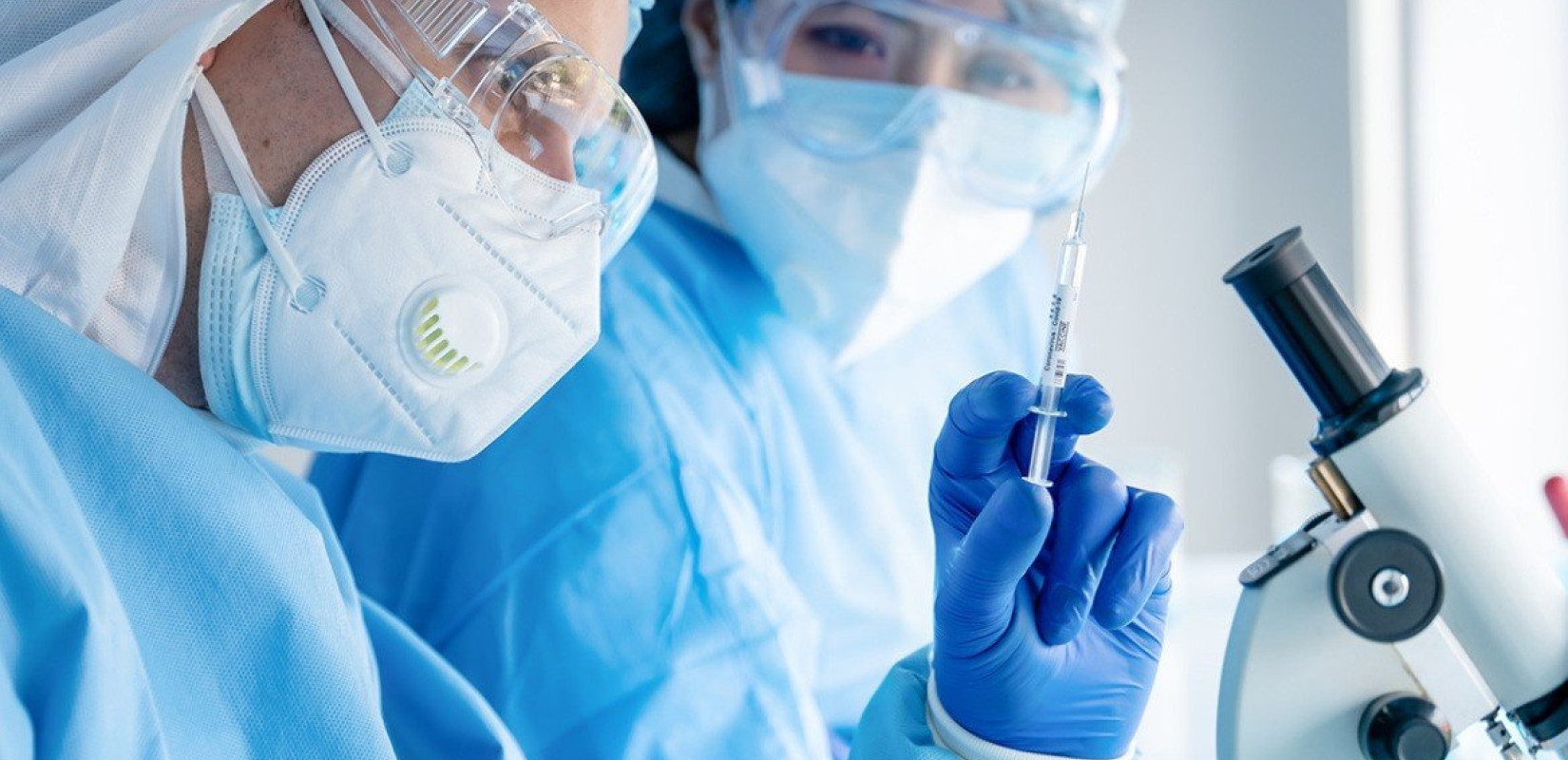 Νέα μελέτη: Πόσο αποτελεσματικές ήταν οι αρχικές και αναμνηστικές δόσεις του εμβολίου κατά της CoViD