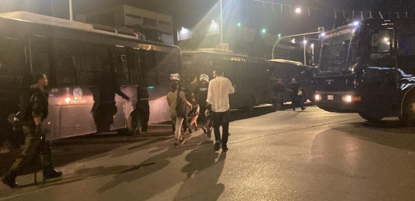 Επεισόδιο με αστυνομικούς στο κέντρο της Θεσσαλονίκης: Μία προσαγωγή νεαρού "άνευ λόγου και αιτίας" (βίντεο, φωτ.)