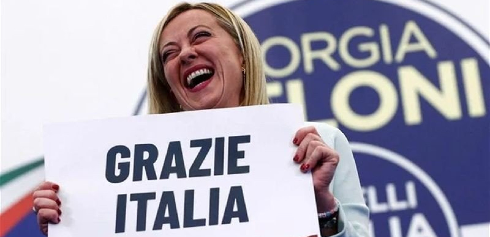«Η πιο ακροδεξιά πρωθυπουργός μετά τον Μουσολίνι»: Πώς σχολιάζουν τα διεθνή ΜΜΕ τη νίκη της Μελόνι στις ιταλικές εκλογές