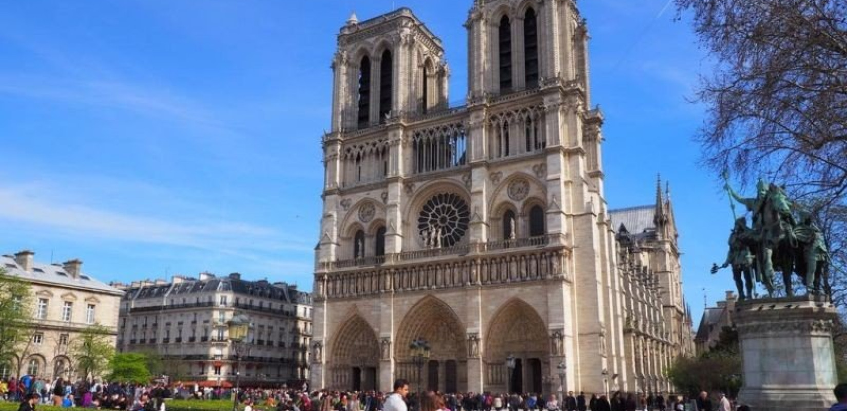 Γαλλία: Ήχησαν ξανά οι καμπάνες της Παναγίας των Παρισίων μετά την πυρκαγιά