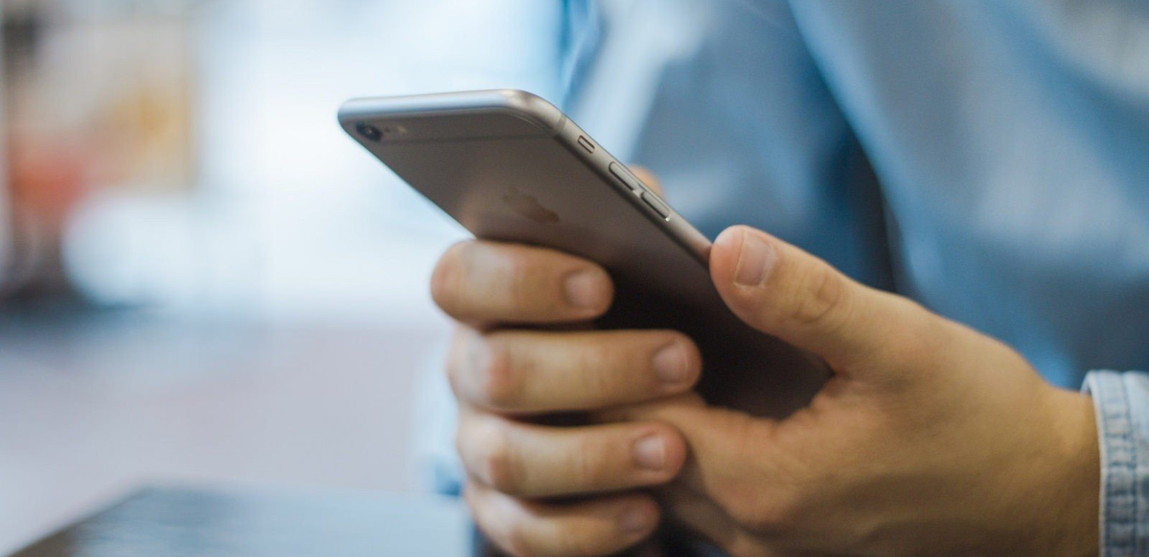 Σχέδιο κατά του εθισμού των ανηλίκων στα social media: Ανακοινώνεται τη Δευτέρα