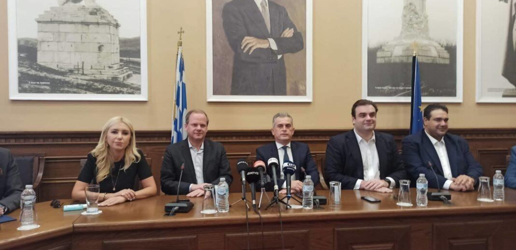 Σέρρες: Σε ευρεία σύσκεψη στο διοικητήριο Πιερρακάκης - Καραμανλής