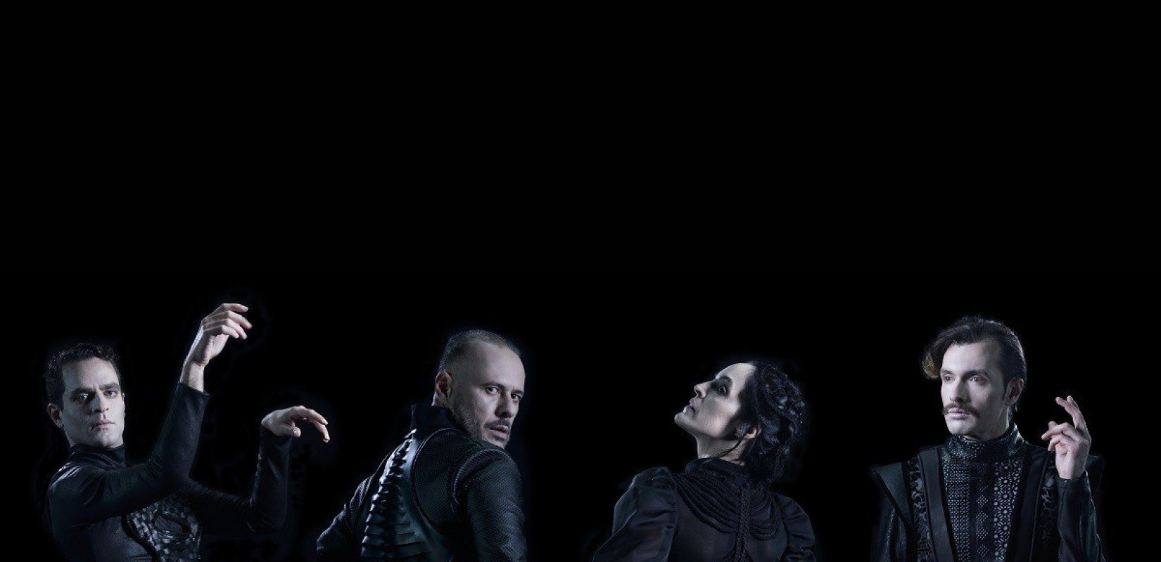 «Άλογα» που παίζουν θέατρο... στη σκηνή του θεάτρου «Αυλαία» στη Θεσσαλονίκη