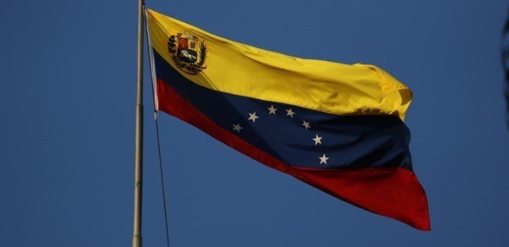 Βενεζουέλα: Ισχυρές εκρήξεις, μπλακ άουτ και υπερπτήσεις αεροσκαφών στο Καράκας