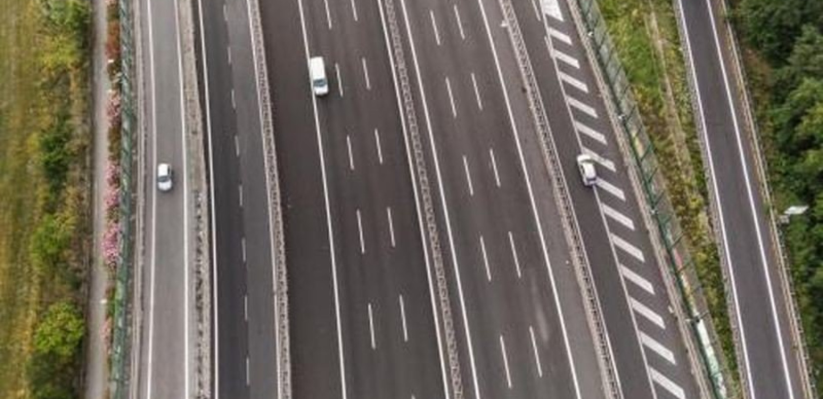 «Χιλιομετρικό φόρο» στα ηλεκτρικά αυτοκίνητα εξετάζει η Βρετανία