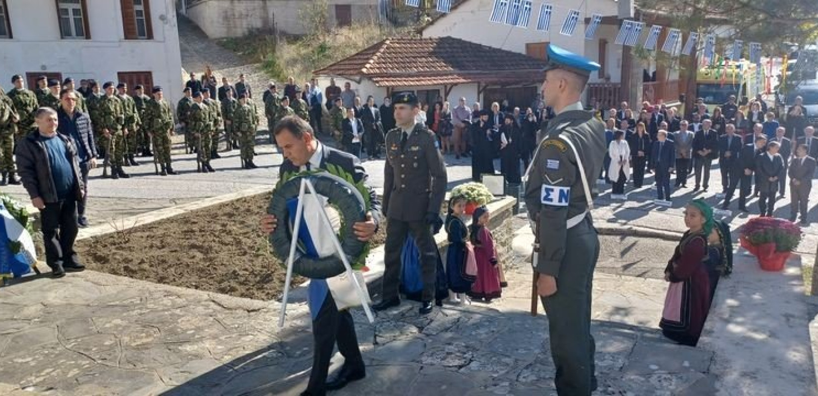 Ο Νίκος Παναγιωτόπουλος στο Επταχώρι Καστοριάς προς τιμήν του συνταγματάρχη Δαβάκη 