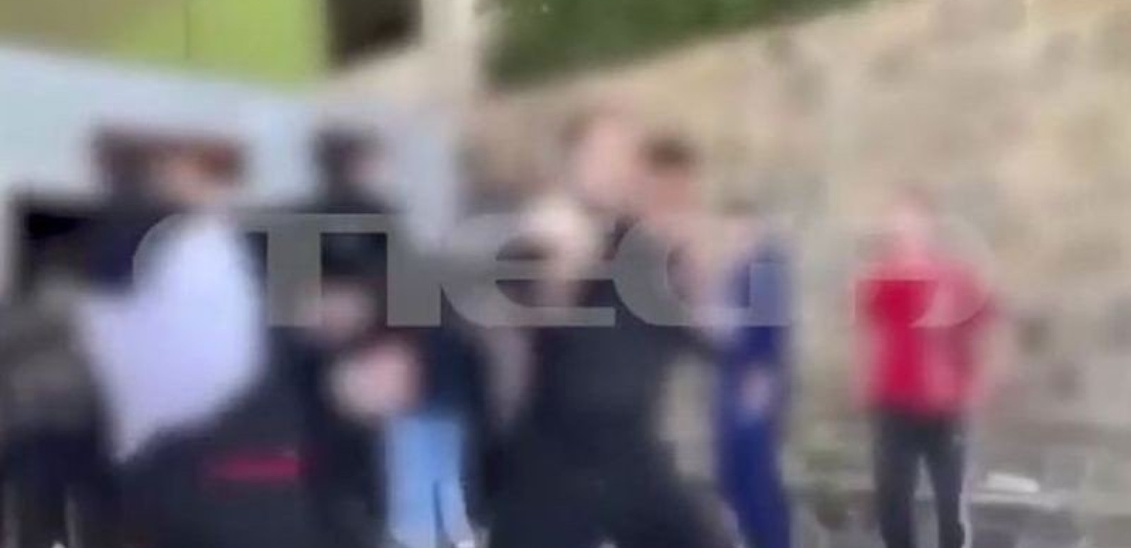 Άγρια συμπλοκή μαθητών στο Δελασάλ: «Μπορεί να χάσει το μάτι του, όλο το πρόσωπό του είναι χαρακωμένο», λέει πατέρας μαθητή (βίντεο)