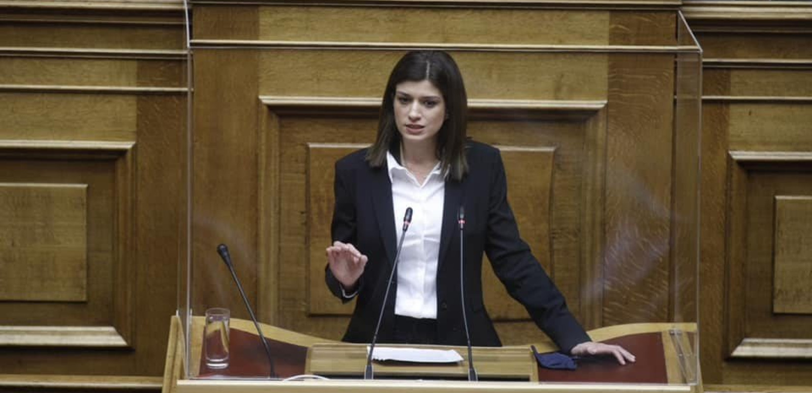 Φουλ επίθεση Νοτοπούλου σε κυβέρνηση και Ζέρβα για αναστολή ακτοπλοϊκής σύνδεσης Θεσσαλονίκης - Σμύρνης