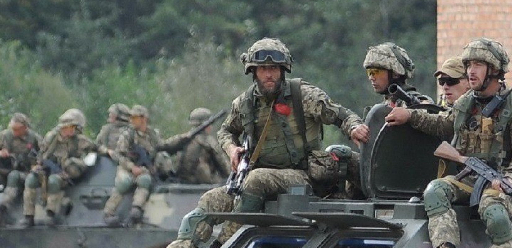 «Βλαντίμιρ Βλαντιμίροβιτς, δώστε μας απαντήσεις»: Μητέρες και συγγενείς Ρώσων στρατιωτών ζητούν εξηγήσεις από τον Πούτιν