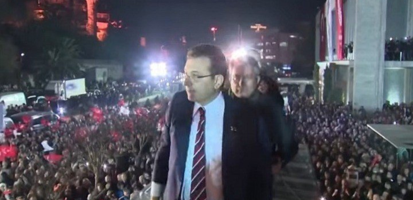 Τουρκία: Χιλιάδες στους δρόμους για να διαδηλώσουν ενάντια στην καταδίκη του Εκρέμ Ιμάμογλου