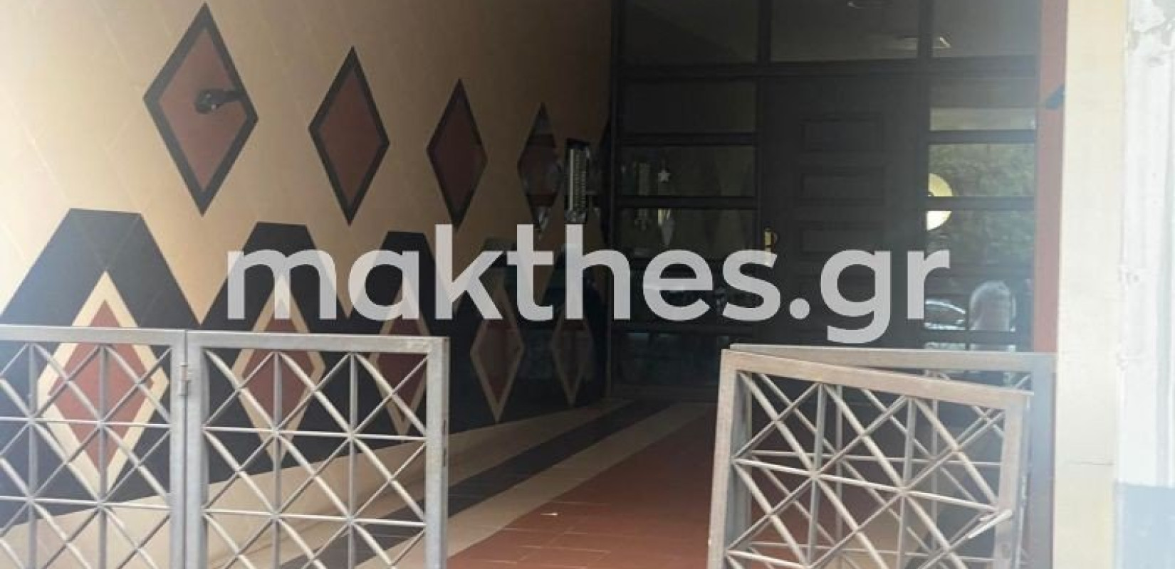 Καλαμαριά: Σε στενό οικογενειακό κύκλο η κηδεία της 60χρονης που δολοφονήθηκε από τον γιο της