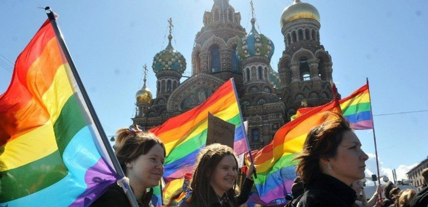 Ρωσία: Έρευνες σε εκδοτικό οίκο επειδή εξέδωσε βιβλία για την κοινότητα ΛΟΑΤΚΙ+