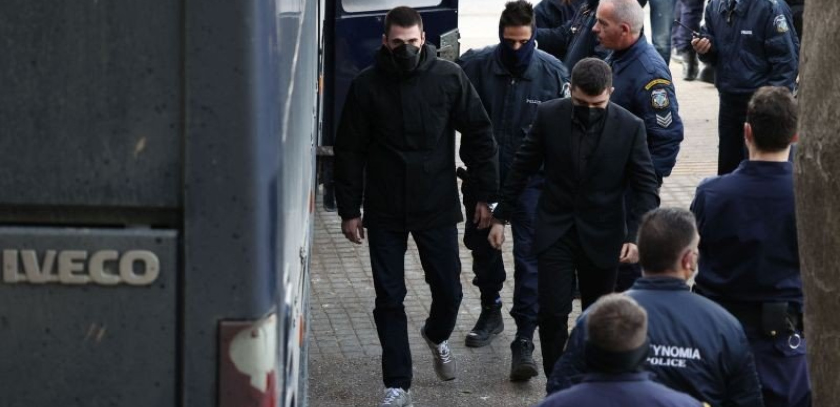 Δίκη για τη δολοφονία του Άλκη Καμπανού: Συνεχίζεται σήμερα η κατάθεση του τρίτου αστυνομικού 