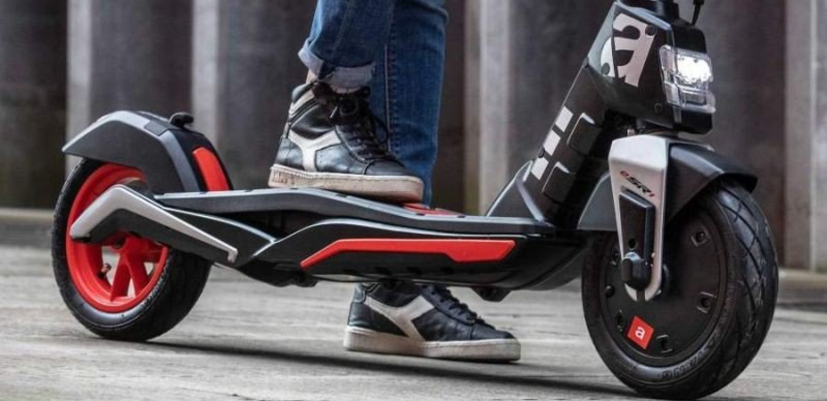 Λάρισα: Στη ΜΕΘ 16χρονος που τραυματίστηκε με ηλεκτρικό πατίνι