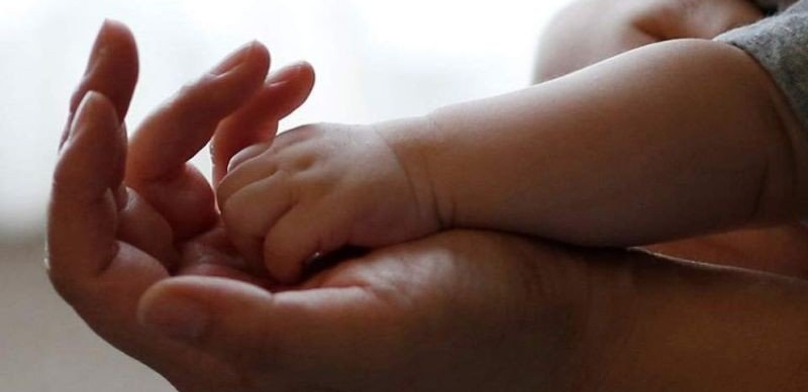 Κλιματική αλλαγή: Στο μικροσκόπιο των επιστημόνων οι επιπτώσεις σε εγκύους και βρέφη