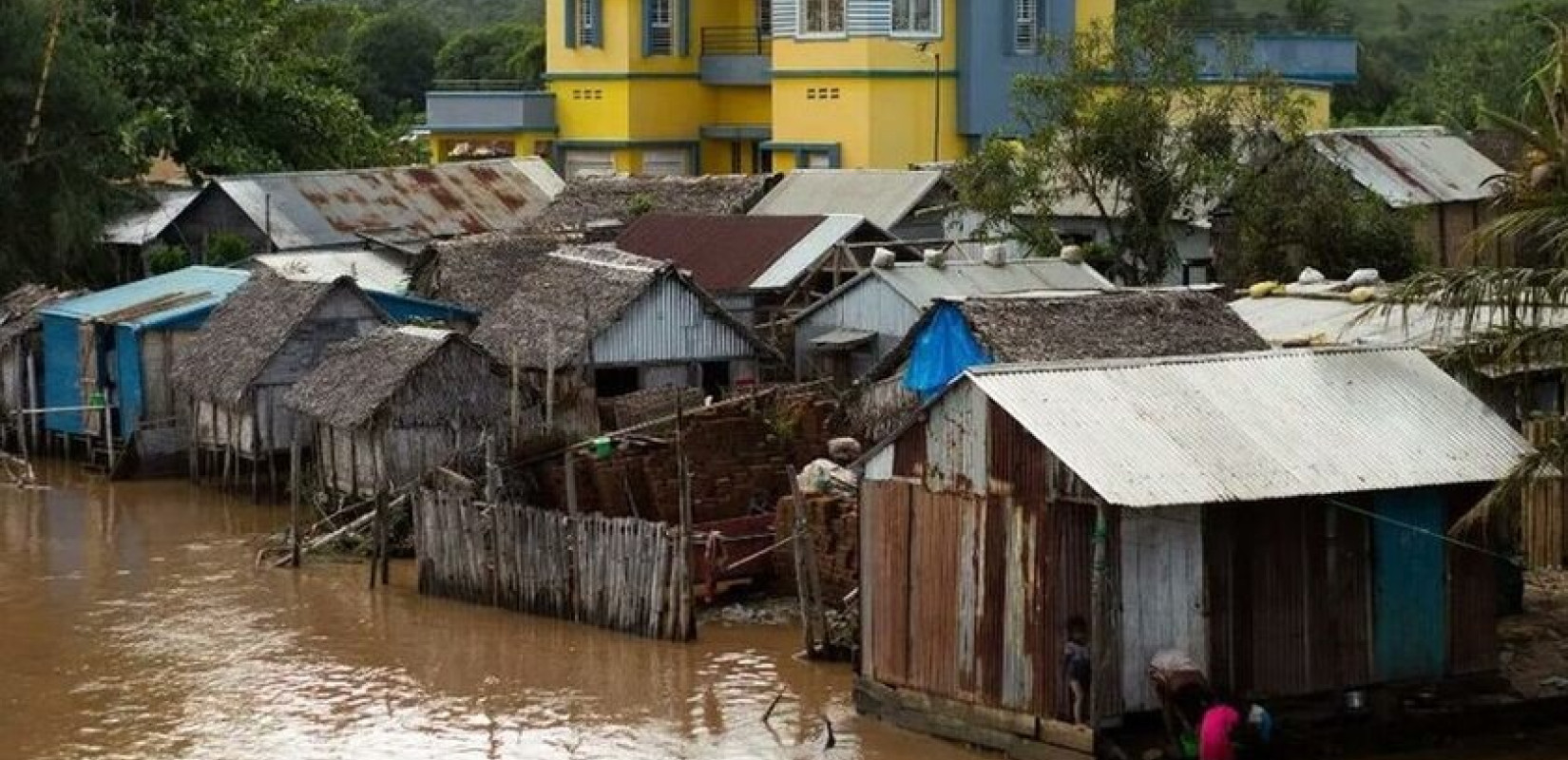 Μαδαγασκάρη: 25 νεκροί και 38.000 εκτοπισμένοι από το πέρασμα τροπικής καταιγίδας