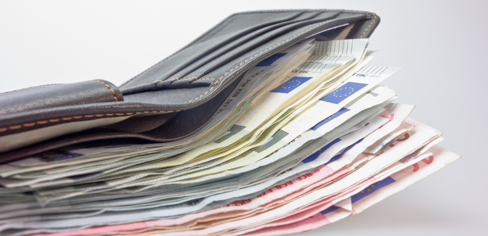 Ιδρύθηκε η Ανθρωπιστική Τράπεζα HELLAS HELPBANK