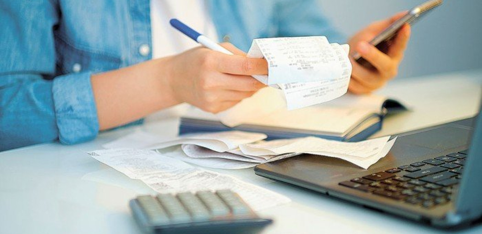 Υποχρεωτική ηλεκτρονική τιμολόγηση: Νέα εποχή για επιχειρήσεις και ελεύθερους επαγγελματίες