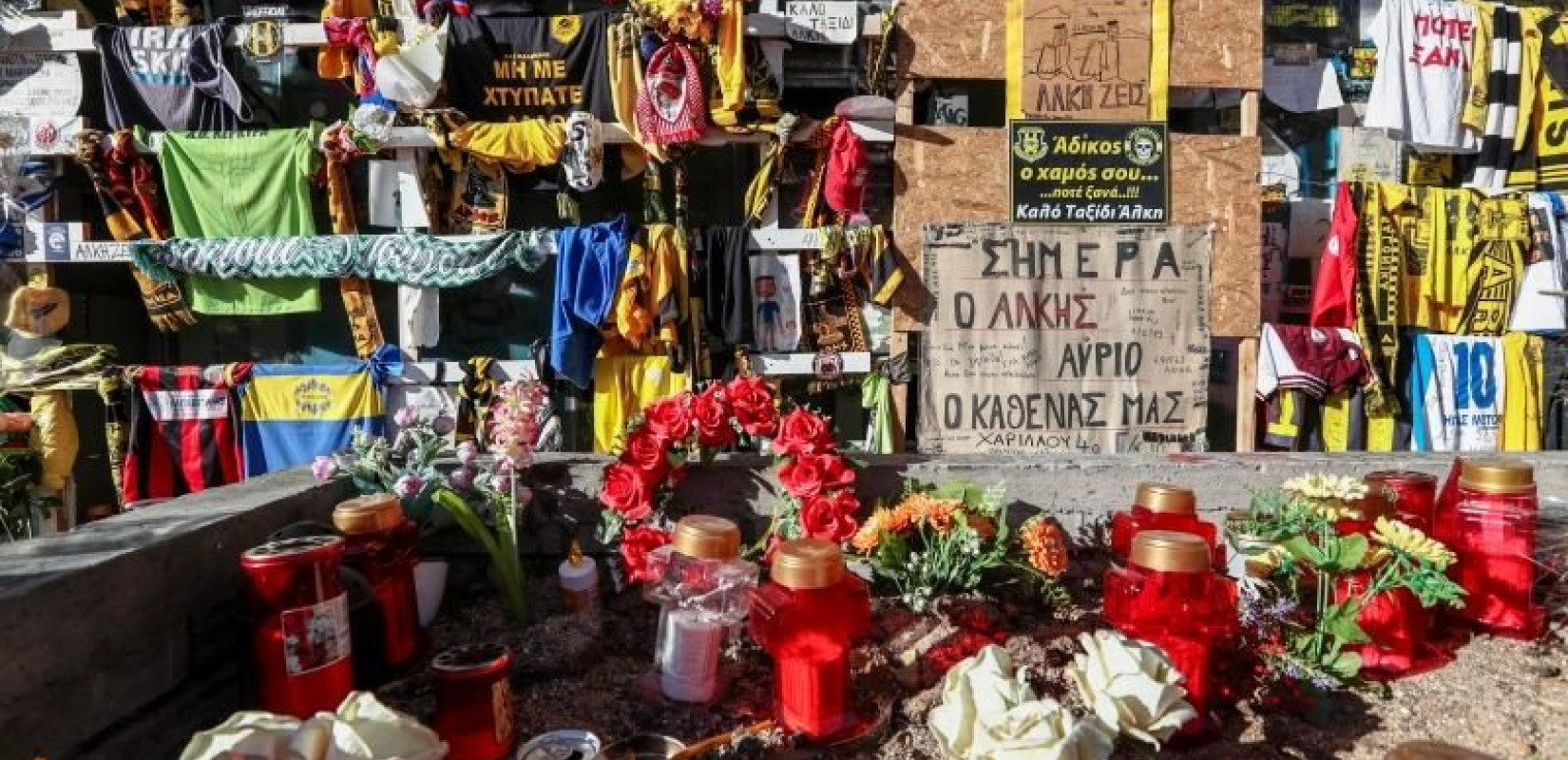 Δίκη Άλκη - Συγκλόνισε η μητέρα κατηγορούμενου: «Σκεφτόμουν να πάω στο μνήμα του Άλκη αλλά δεν ένιωθα άξια»