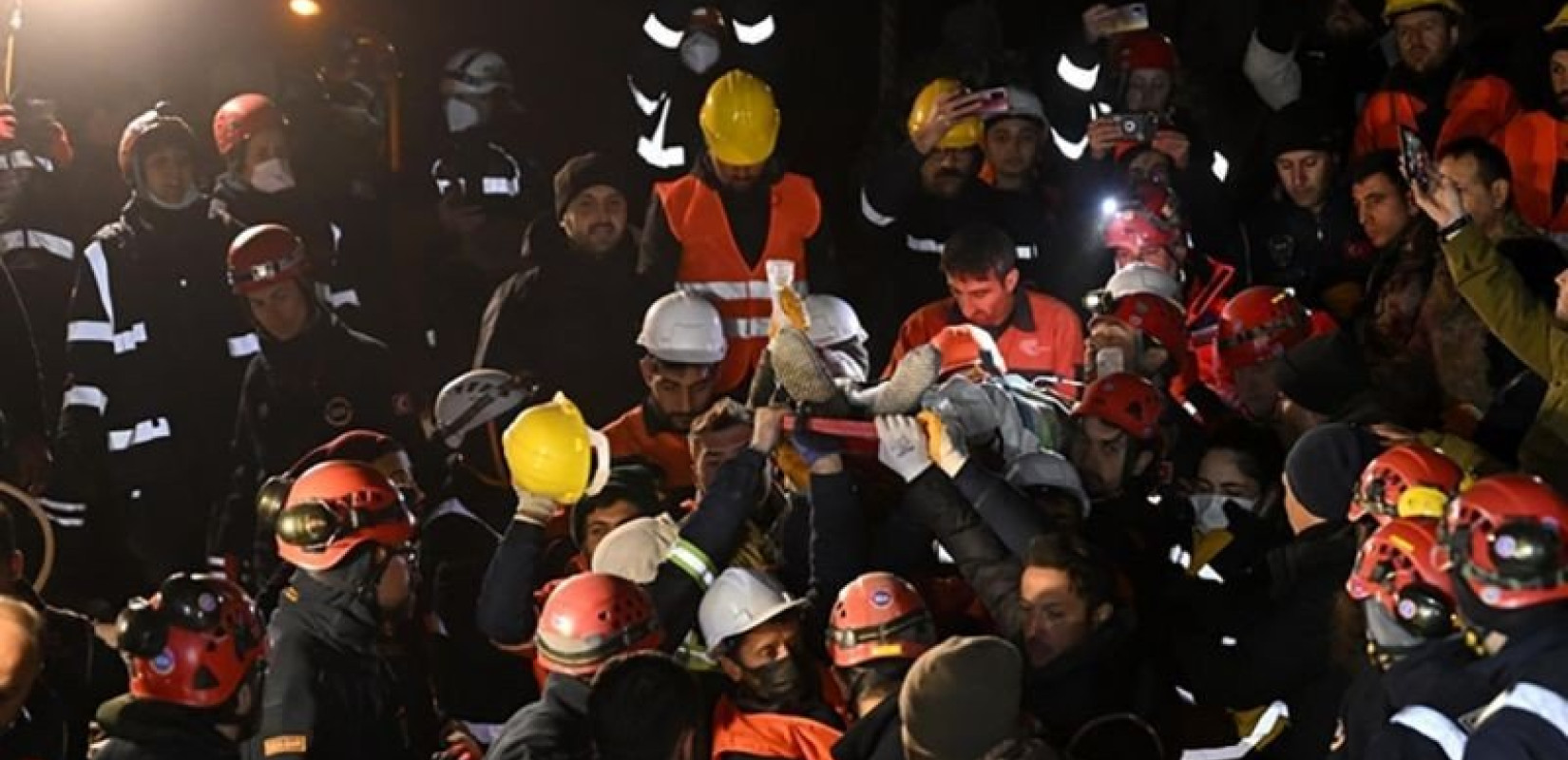 Τουρκία: Τρεις άνθρωποι, μεταξύ των οποίων ένα παιδί, ανασύρθηκαν ζωντανοί 296 ώρες μετά τον σεισμό
