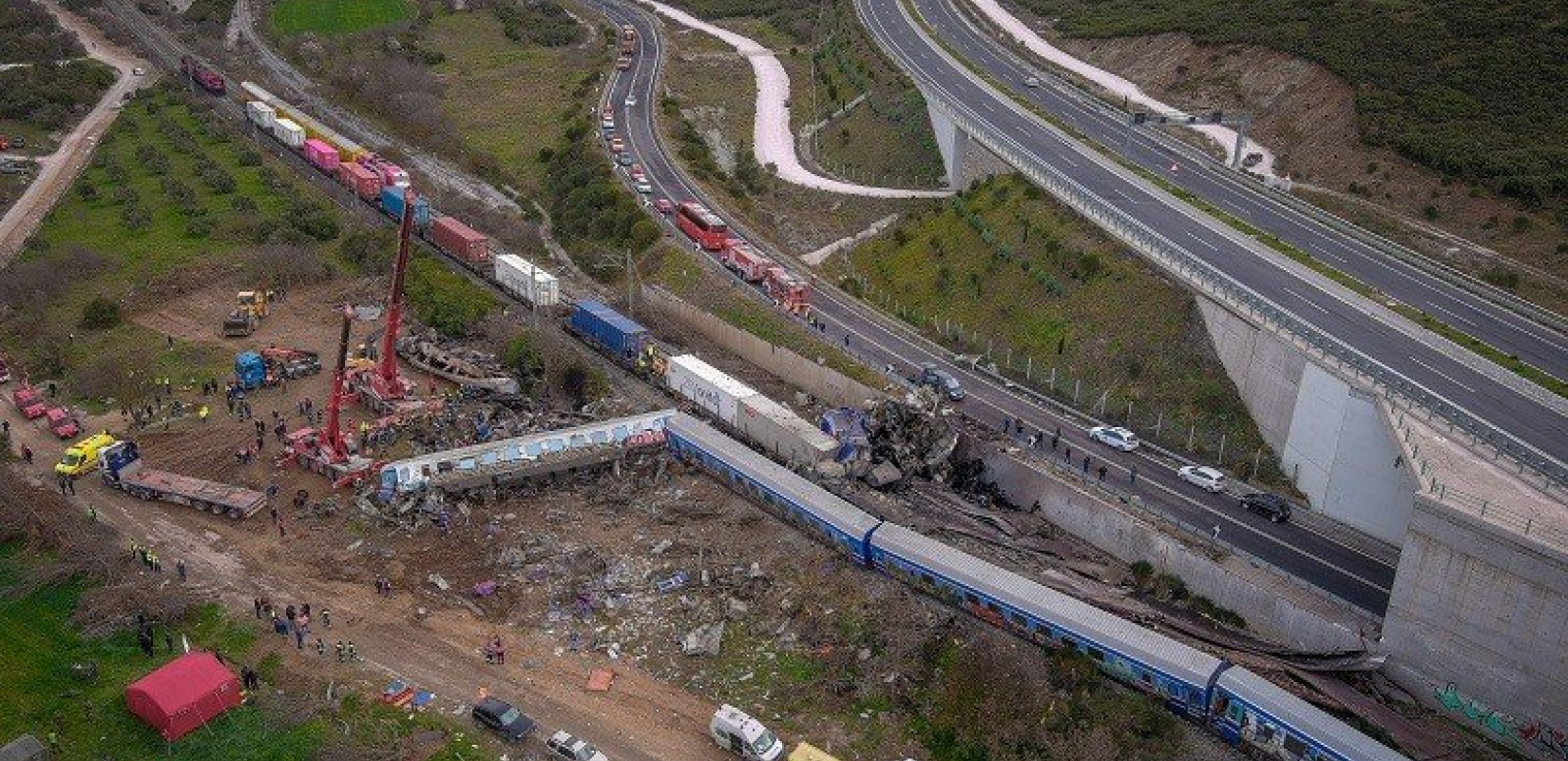 Τέμπη: «Το τρένο μετά τη Λάρισα σταμάτησε για δύο με τρία λεπτά» – Αποκαλυπτικές καταθέσεις επιβατών στον Εφέτη Ανακριτή