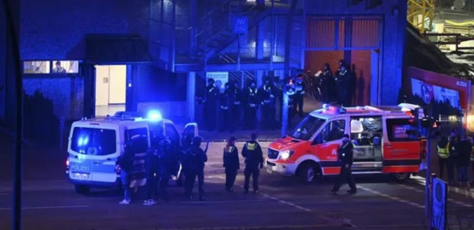 Ένοπλη επίθεση στο Αμβούργο: Πιθανόν μεταξύ των επτά νεκρών ο δράστης στην εκκλησία Μαρτύρων του Ιεχωβά - Στους 7 οι τραυματίες (βίντεο)