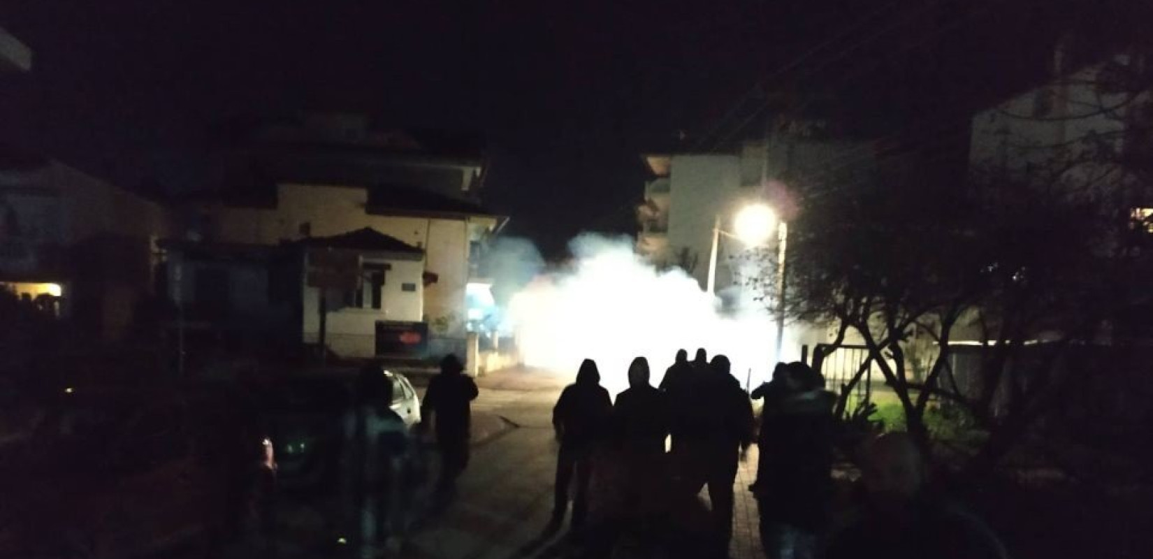Κατερίνη: Εννέα στο αυτόφωρο και ένας στον ανακριτή για τα επεισόδια έξω από το σπίτι της Ελισάβετ Σκούφα