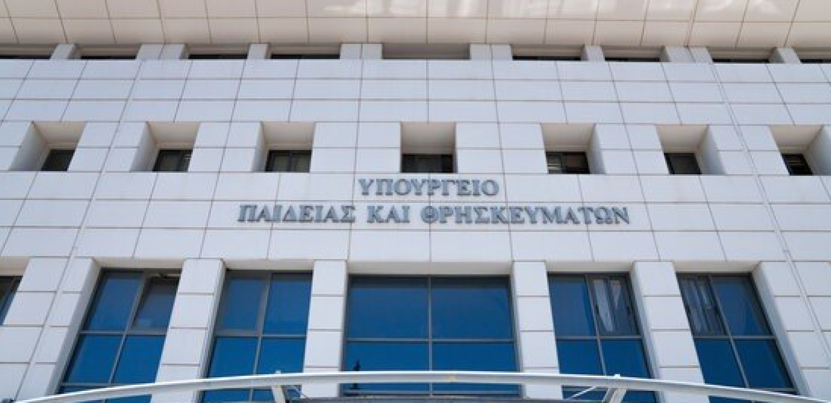 Τραγωδία στην Ηλιούπολη: Κλιμάκιο ψυχολόγων στο σχολείο των δύο 17χρονων