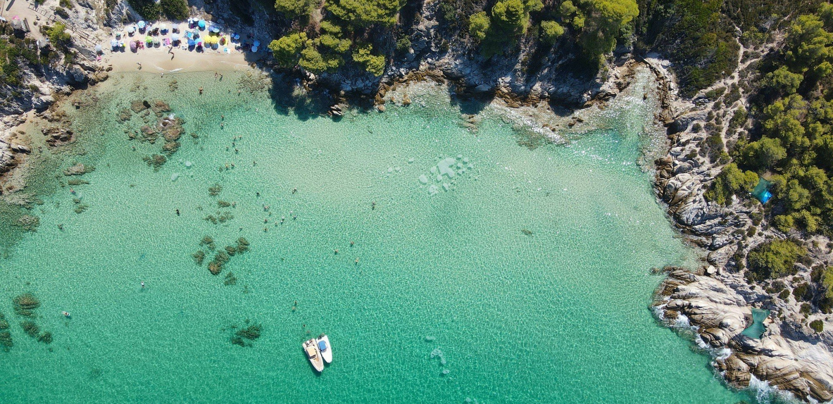 Χαλκιδική: «Τώρα ξεκινά η σεζόν» - Μετά τον υποτονικό Μάιο, 80άρια χτυπούν οι πληρότητες με την ακρίβεια να… καίει
