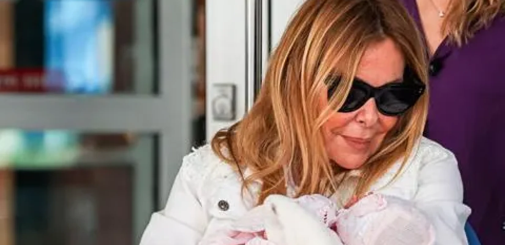 Μητέρα στα 68 της η Άνα Ομπρεγόν: Διχάζει την Ισπανία η διάσημη ηθοποιός - Η τραγική ιστορία και οι νόμοι 