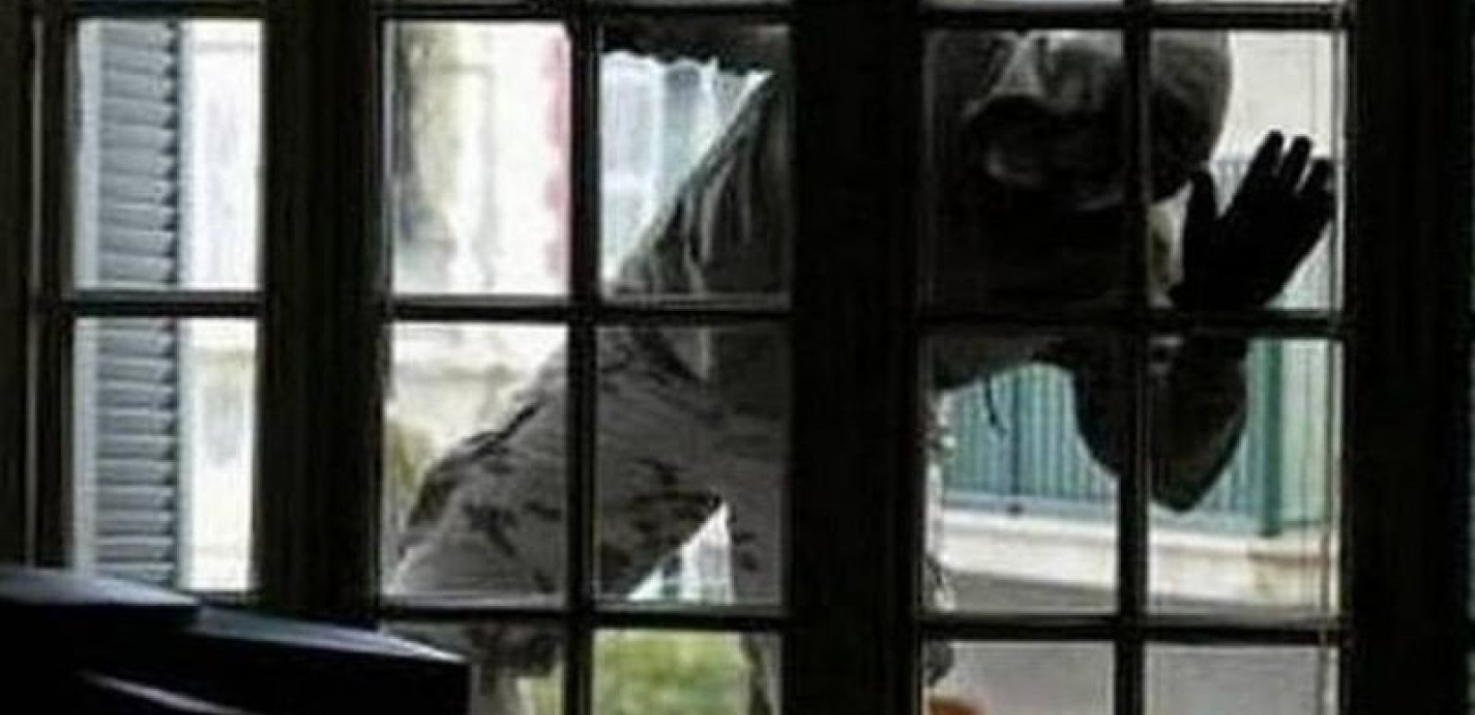 Θεσσαλονίκη: Μπήκαν με αντικλείδι και «ξάφρισαν» διαμέρισμα στον Εύοσμο - Έδειραν και τους ιδιοκτήτες