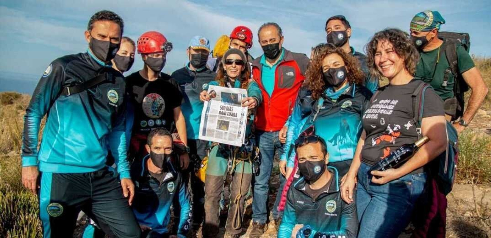 Ισπανία: Αθλήτρια είδε για πρώτη φορά το φως του ήλιου μετά από 500 ημέρες ζωής σε σπήλαιο (φωτ.) 