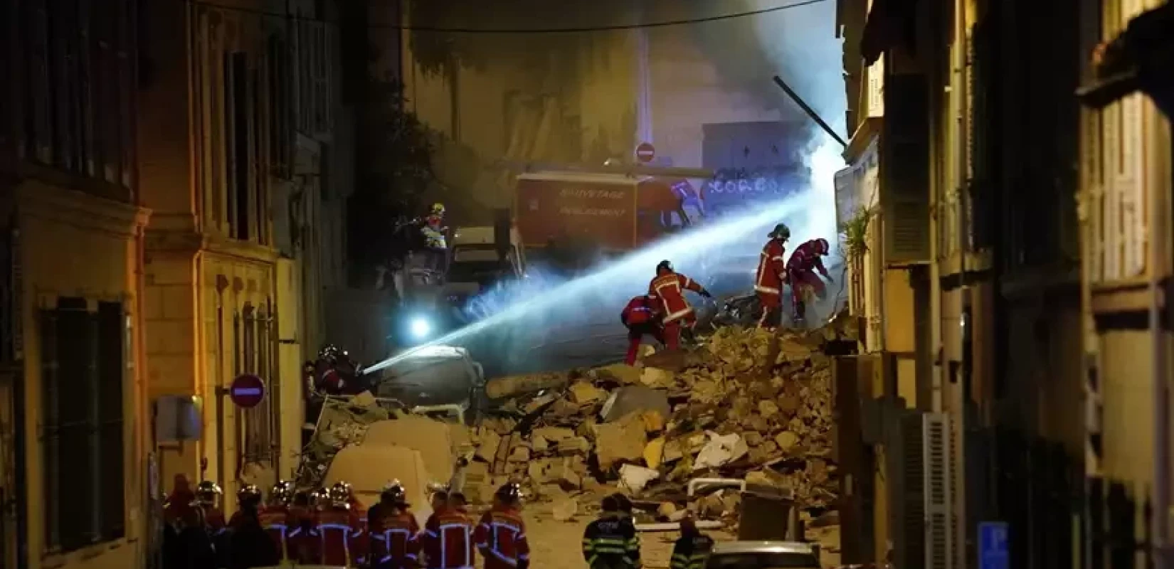 Μασσαλία: Δύο τα κτίρια που κατέρρευσαν - Ώρες αγωνίας για τους εγκλωβισμένους