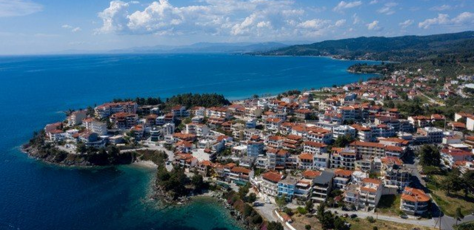 Airbnb: Στο φουλ οι κρατήσεις για το τριήμερο του Αγίου Πνεύματος