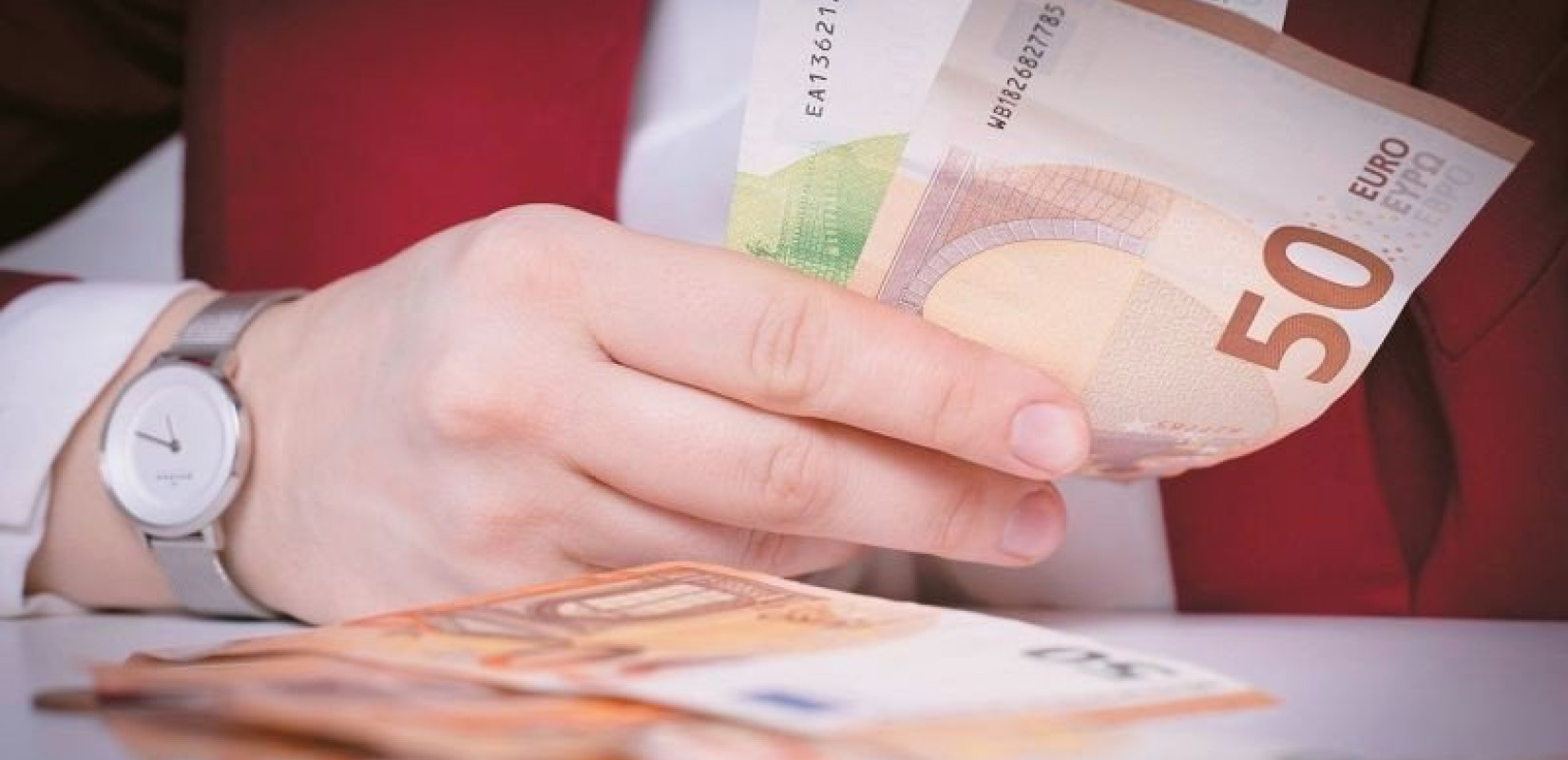 ΤτΕ: Μειώθηκαν καταθέσεις και δάνεια τον Ιανουάριο