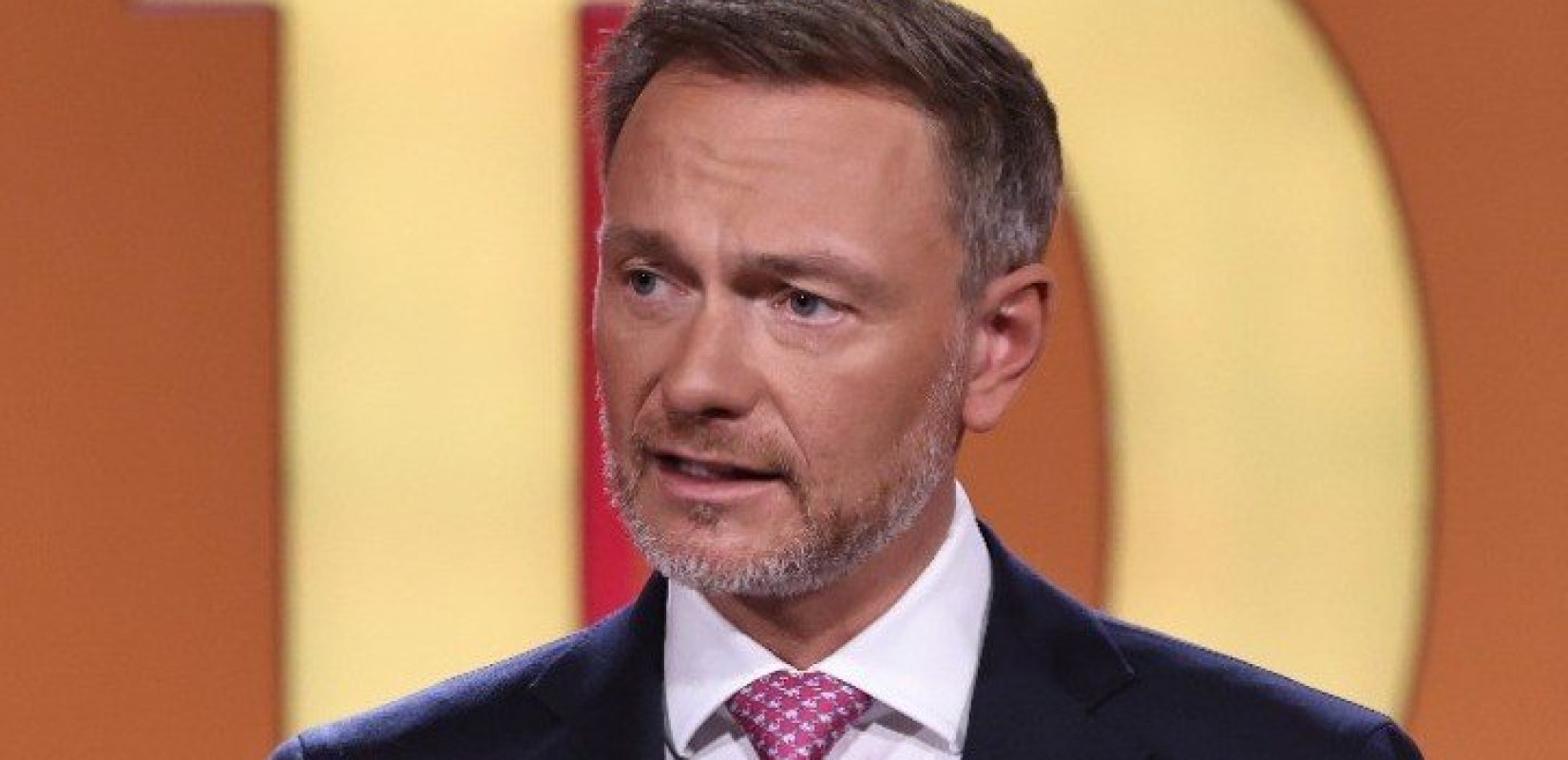 Γερμανία: Επίθεση με αφρό ξυρίσματος στον αρχηγό του FDP - «Δυστυχώς δεν ήταν σαντιγί, μόνο σαπούνι»