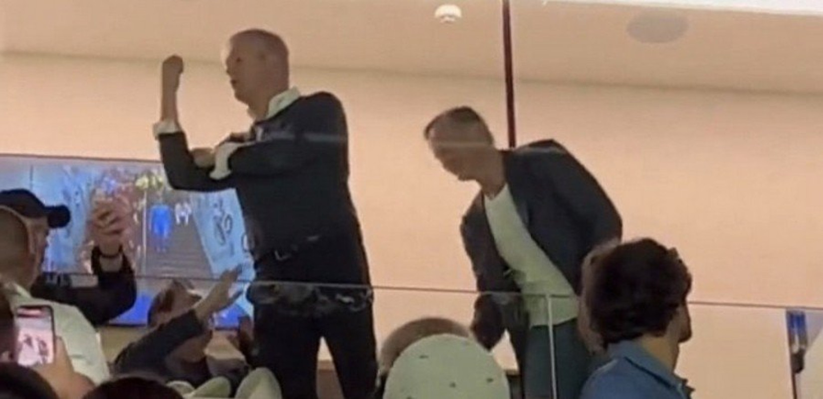 Champions League: «Ξέφυγε» ο πατέρας του Χάαλαντ - Τον έδιωξαν από τα επίσημα (βίντεο)