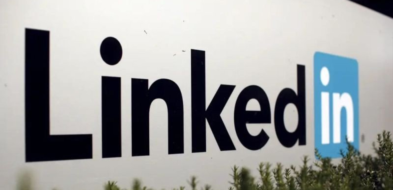 LinkedIn: Καταργεί 716 θέσεις εργασίας και ειδική υπηρεσία για την αγορά της Κίνας