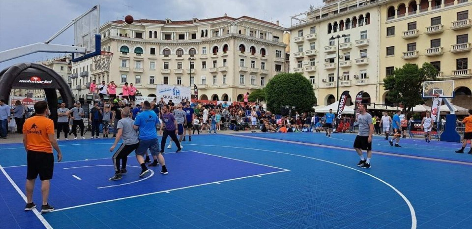 Θεσσαλονίκη: Πανδαισία μπάσκετ στη μνήμη του Άλκη Καμπανού στην Αριστοτέλους (φωτ.)