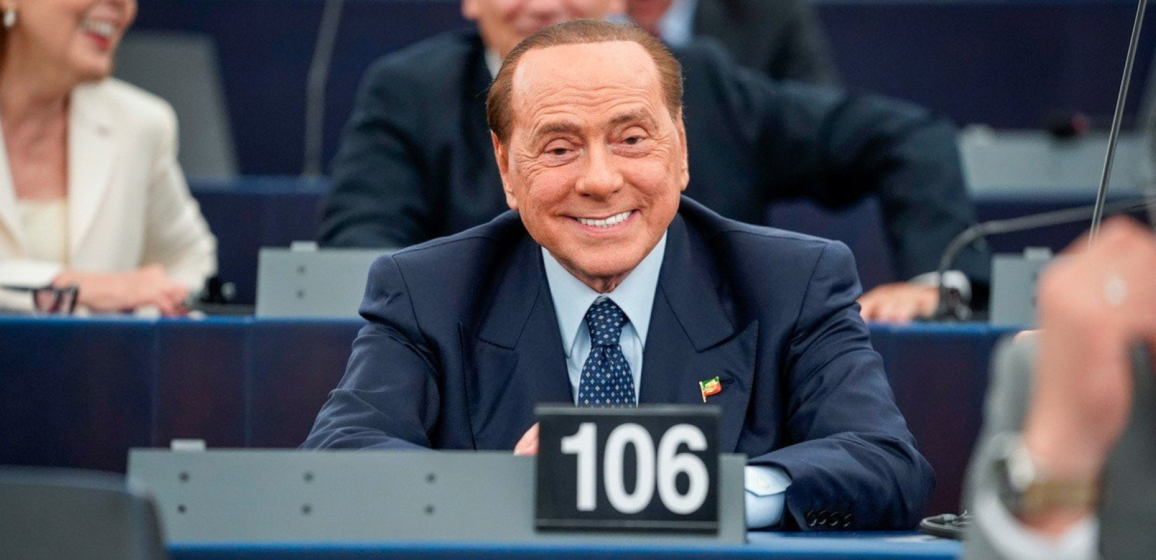  Αντίπαλοι και υποστηρικτές αποτίουν φόρο τιμής στον Σίλβιο Μπερλουσκόνι 